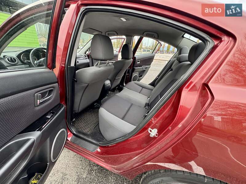 Седан Mazda 3 2008 в Киеве