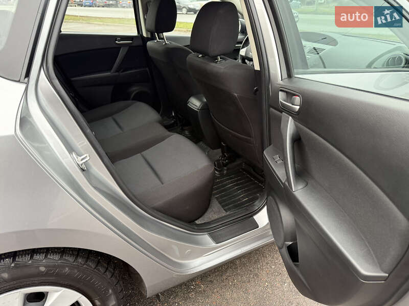 Хэтчбек Mazda 3 2010 в Сумах