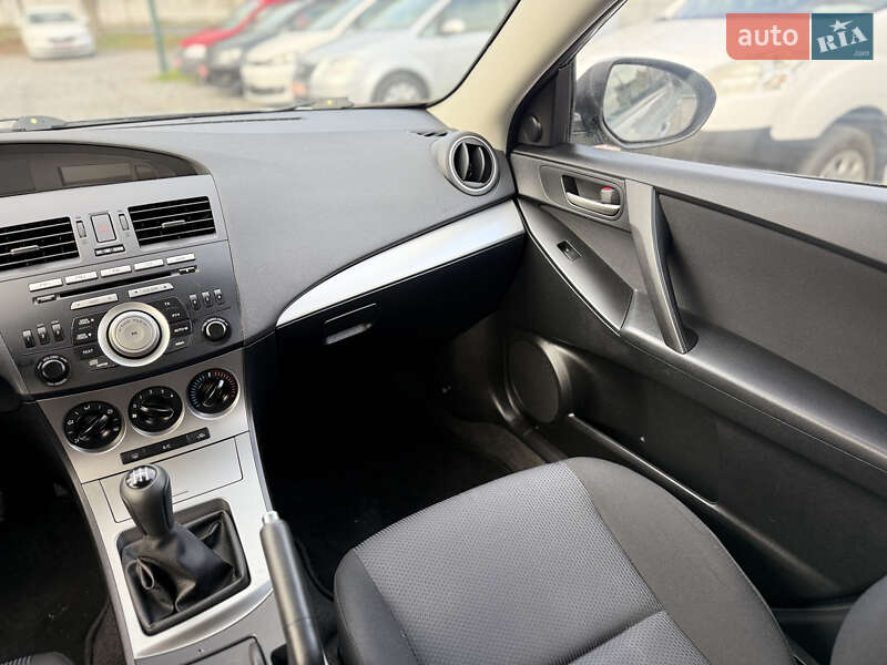 Хэтчбек Mazda 3 2010 в Виннице