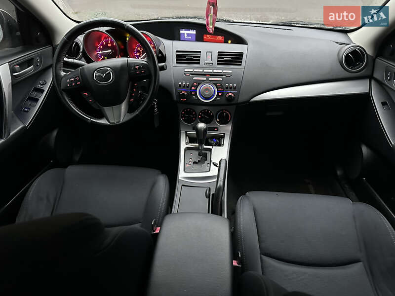 Седан Mazda 3 2010 в Дніпрі