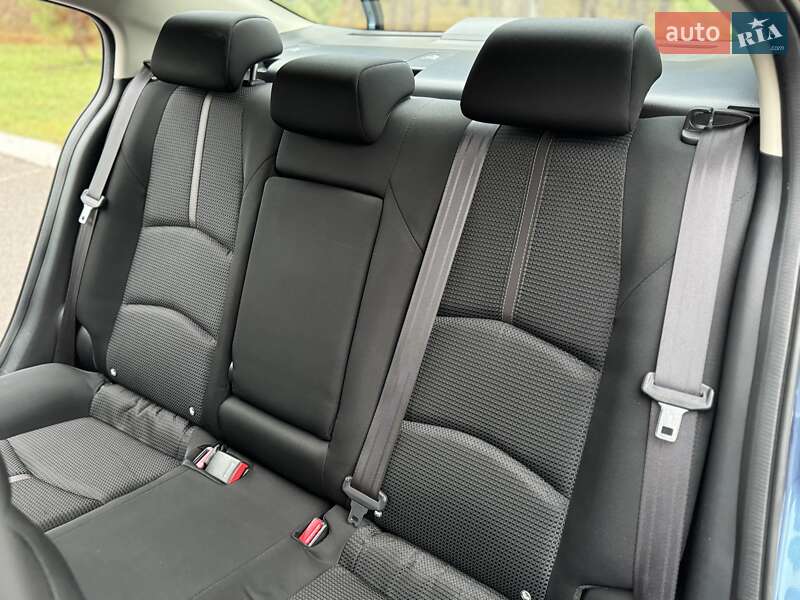 Седан Mazda 3 2017 в Києві фото 48 Седан Mazda 3 2017 в Києві