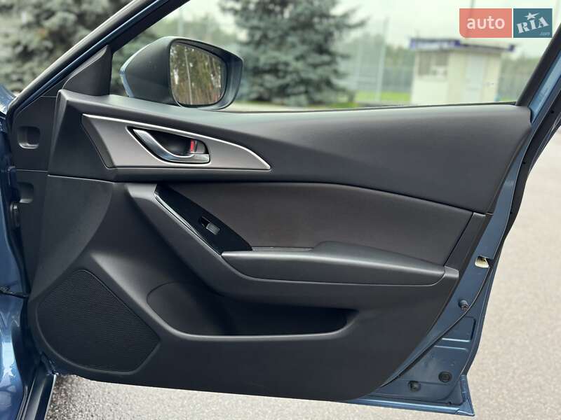 Седан Mazda 3 2017 в Києві фото 54 Седан Mazda 3 2017 в Києві