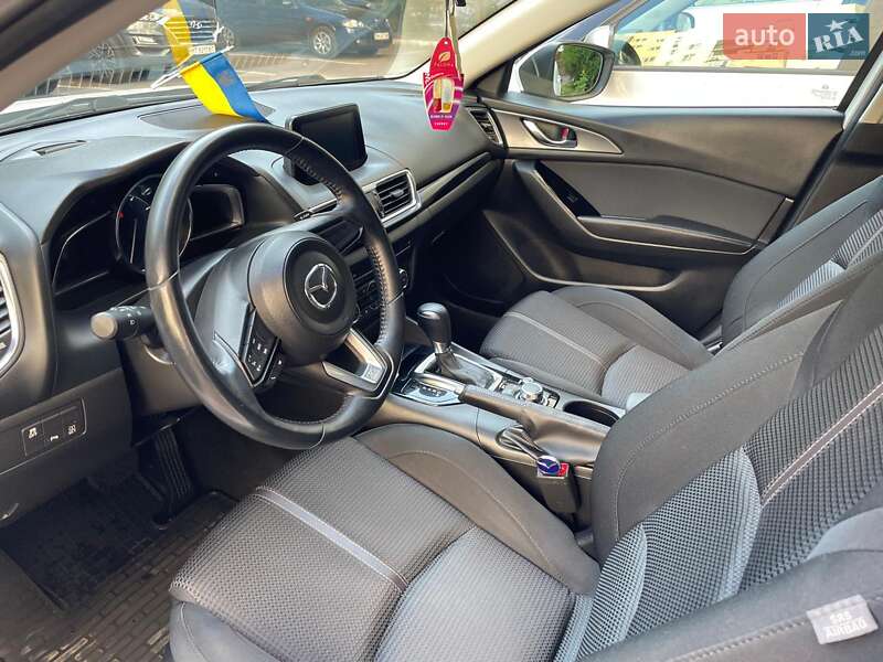 Седан Mazda 3 2017 в Ізмаїлі