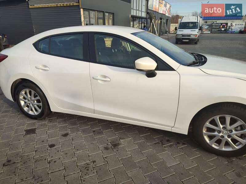 Седан Mazda 3 2014 в Звягелі