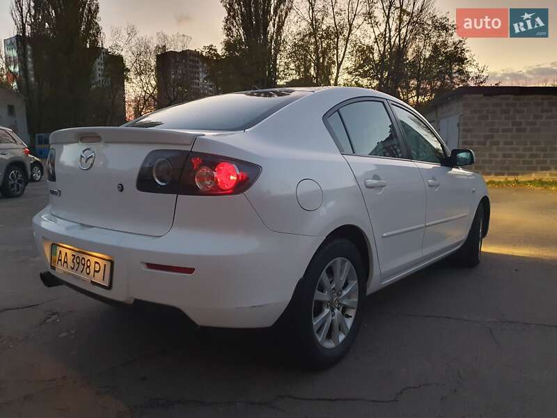 Седан Mazda 3 2007 в Киеве