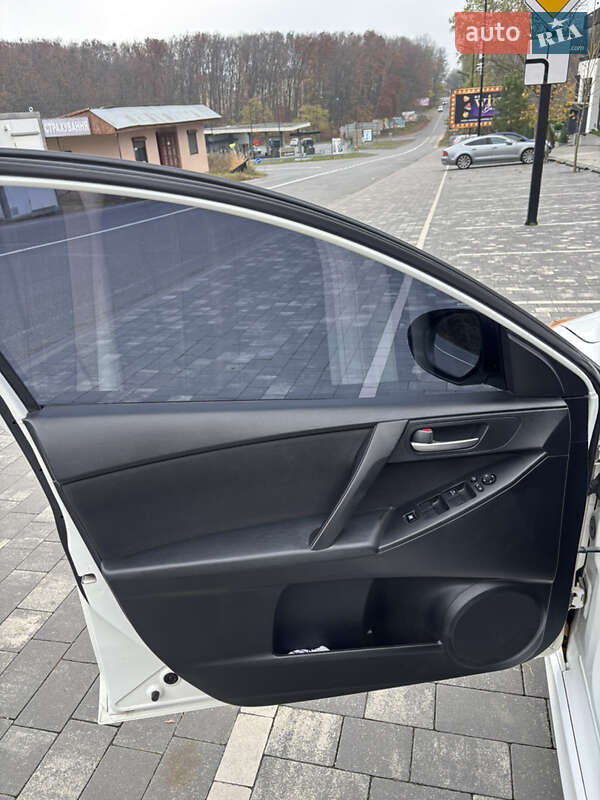 Хетчбек Mazda 3 2010 в Ужгороді фото 7 Хетчбек Mazda 3 2010 в Ужгороді