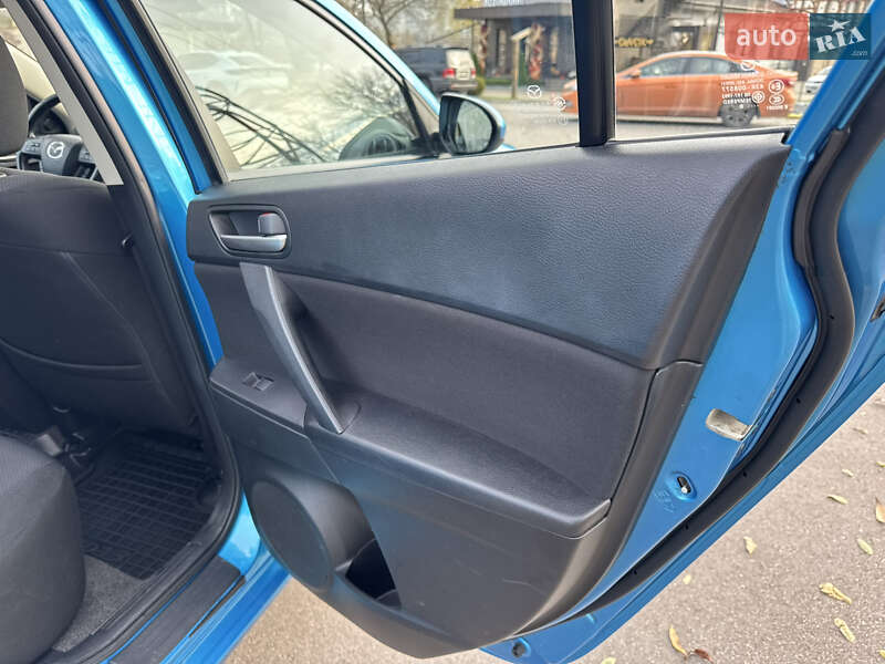 Седан Mazda 3 2010 в Києві фото 35 Седан Mazda 3 2010 в Києві