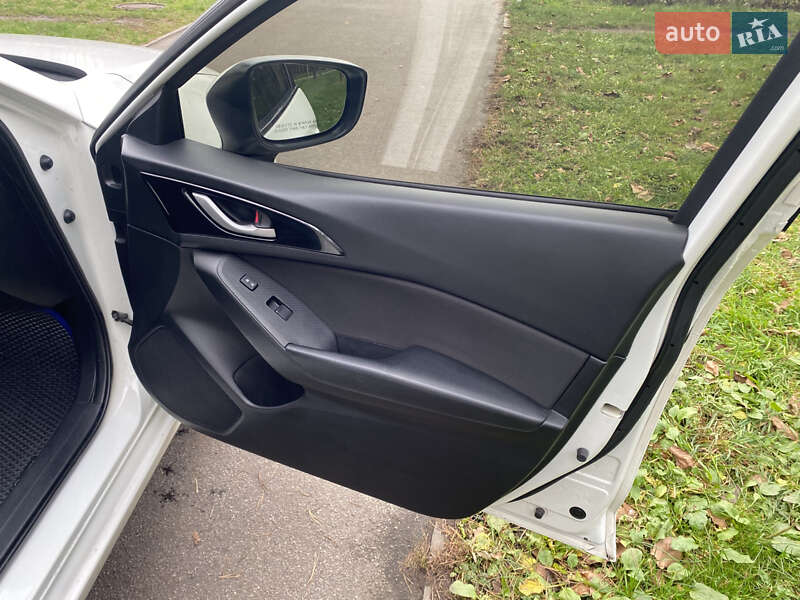 Седан Mazda 3 2015 в Києві