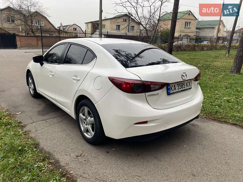 Седан Mazda 3 2015 в Києві