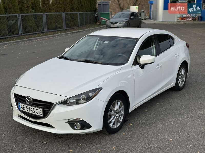 Седан Mazda 3 2016 в Смілі