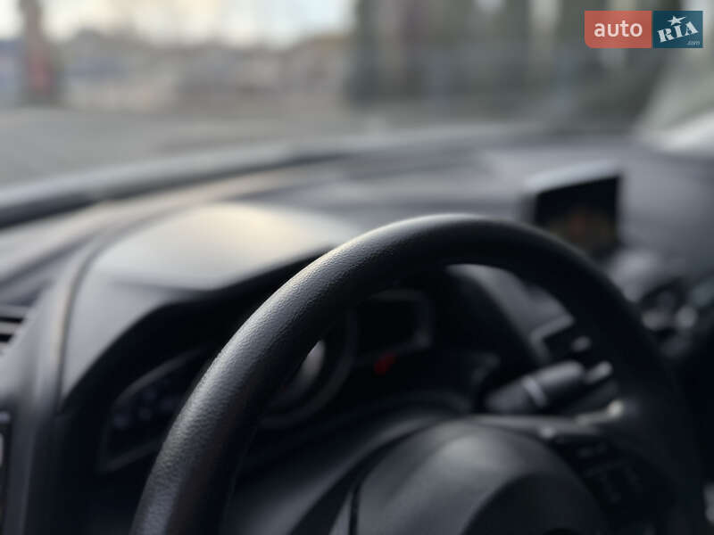 Седан Mazda 3 2016 в Смілі