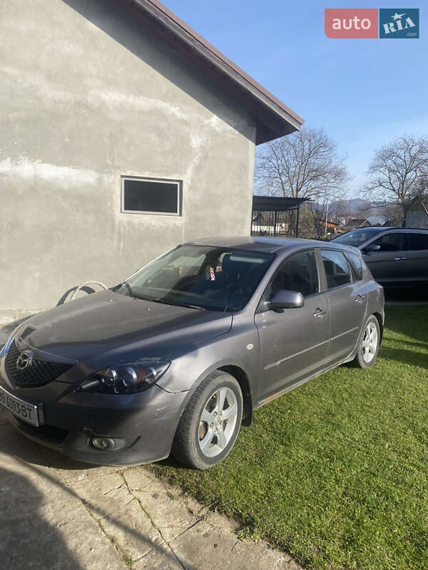Седан Mazda 3 2004 в Чернівцях