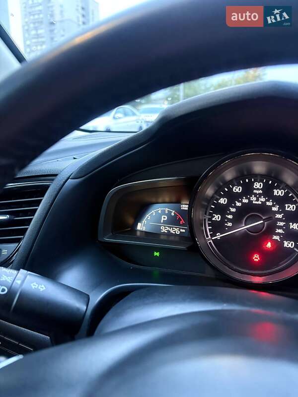 Седан Mazda 3 2018 в Дніпрі