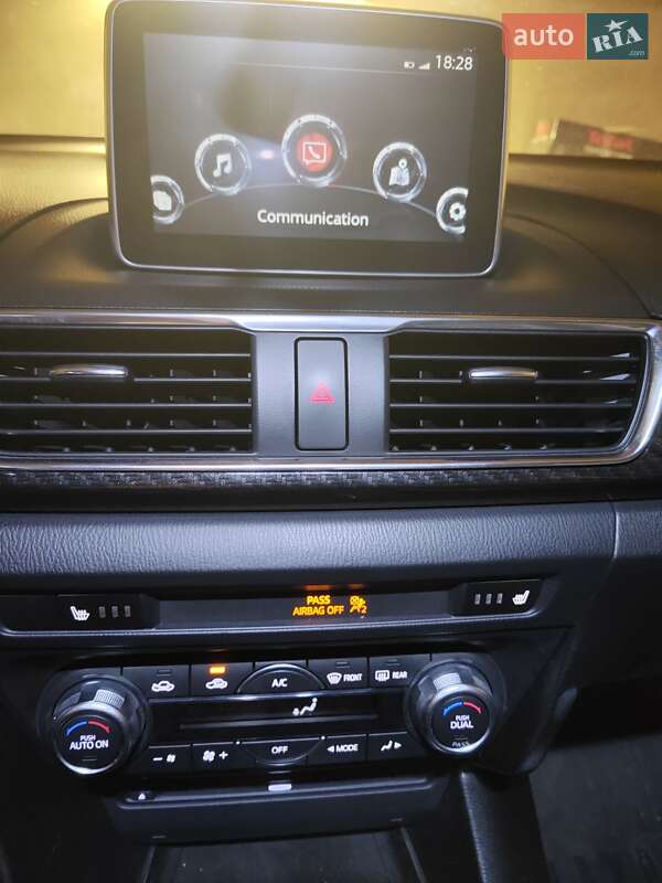 Седан Mazda 3 2015 в Ізмаїлі