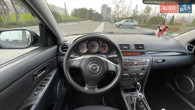 Хэтчбек Mazda 3 2007 в Днепре