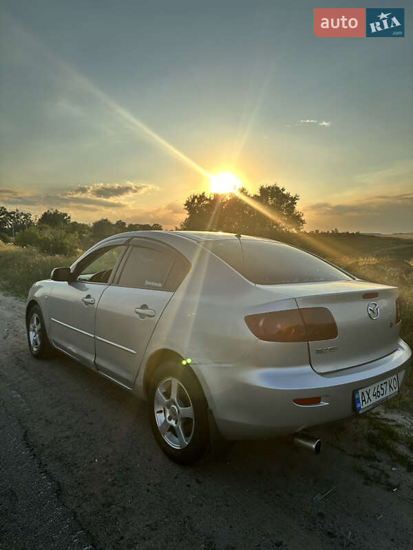 Седан Mazda 3 2003 в Харкові