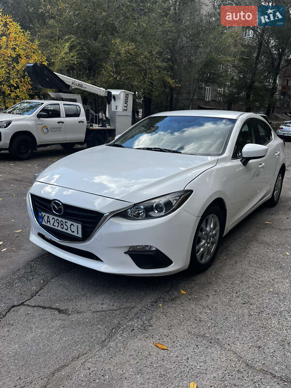 Седан Mazda 3 2015 в Запоріжжі