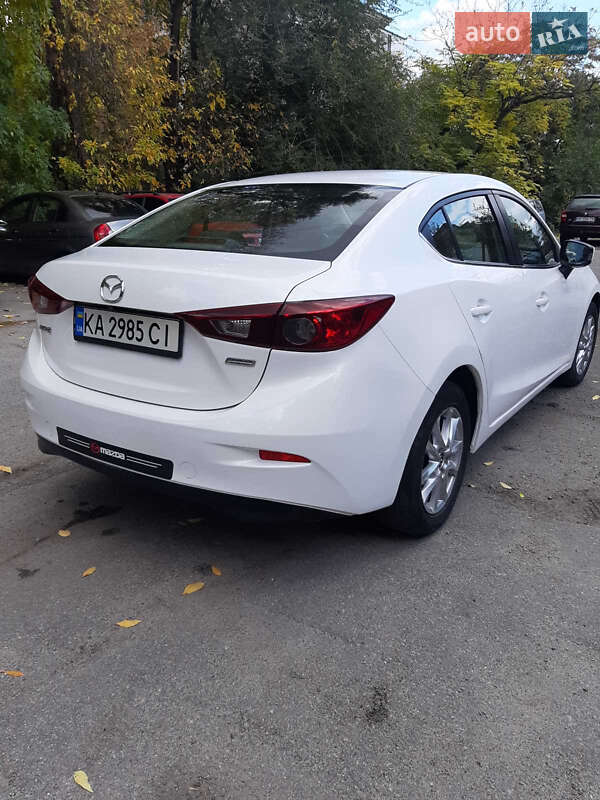 Седан Mazda 3 2015 в Запоріжжі