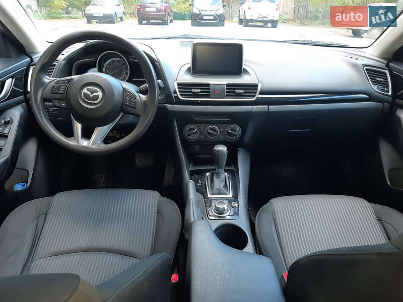 Седан Mazda 3 2015 в Запоріжжі