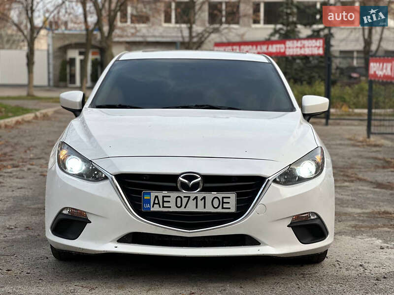 Седан Mazda 3 2014 в Днепре