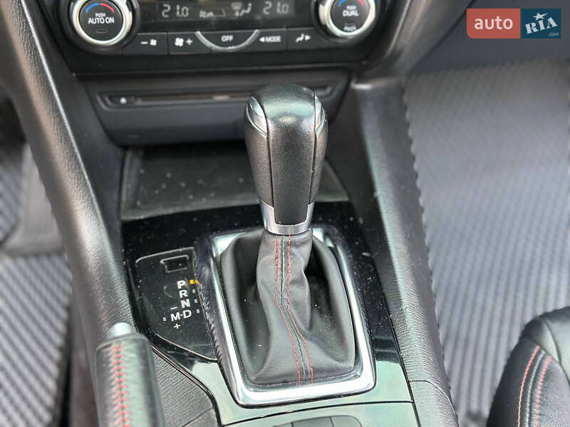 Седан Mazda 3 2014 в Днепре