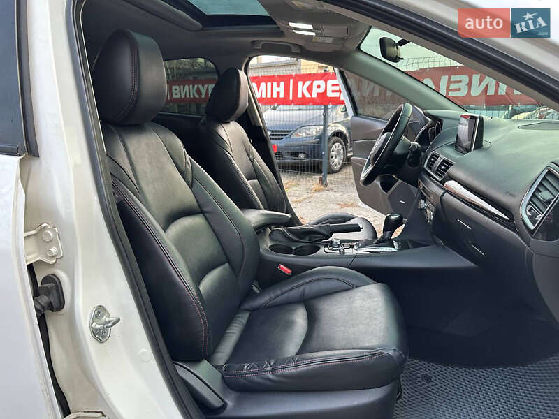 Седан Mazda 3 2014 в Днепре