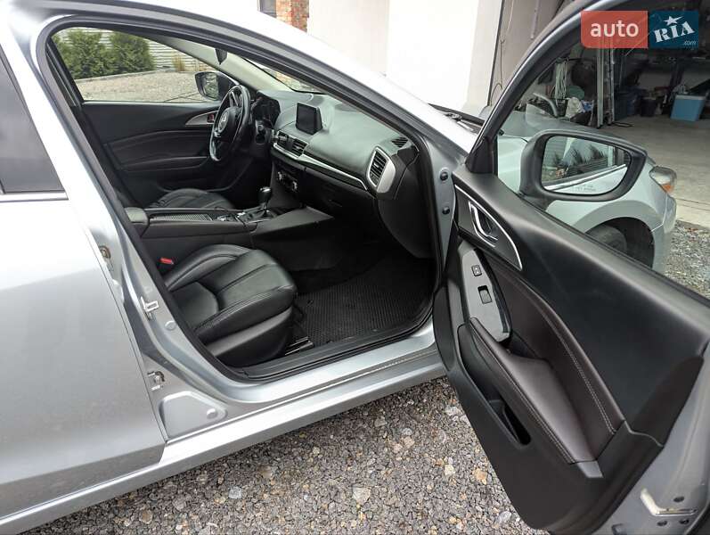 Седан Mazda 3 2018 в Вінниці