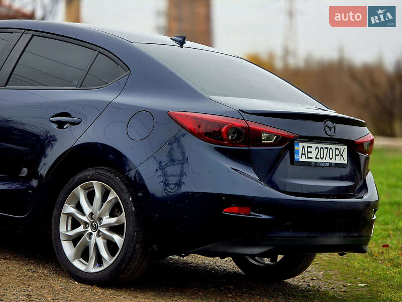 Седан Mazda 3 2013 в Кривом Роге