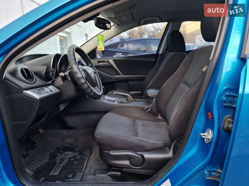 Хэтчбек Mazda 3 2010 в Одессе