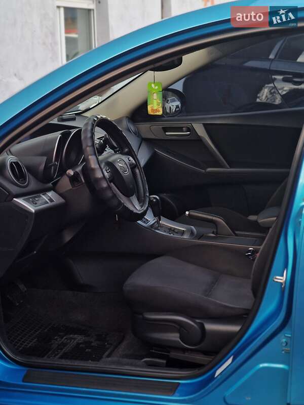 Хэтчбек Mazda 3 2010 в Одессе