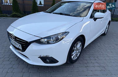 Седан Mazda 3 2015 в Виннице