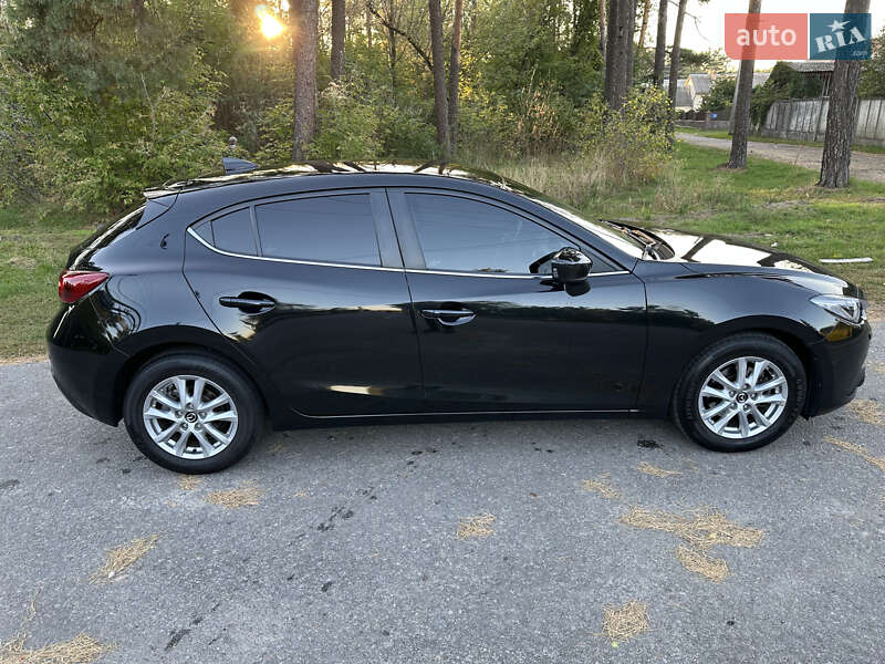 Хэтчбек Mazda 3 2016 в Киеве