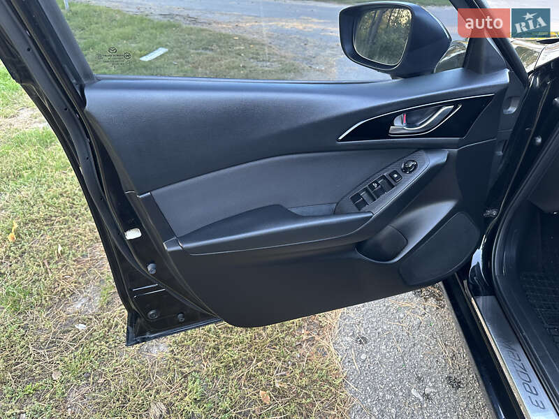 Хэтчбек Mazda 3 2016 в Киеве