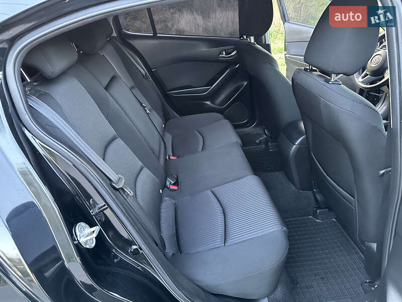 Хэтчбек Mazda 3 2016 в Киеве