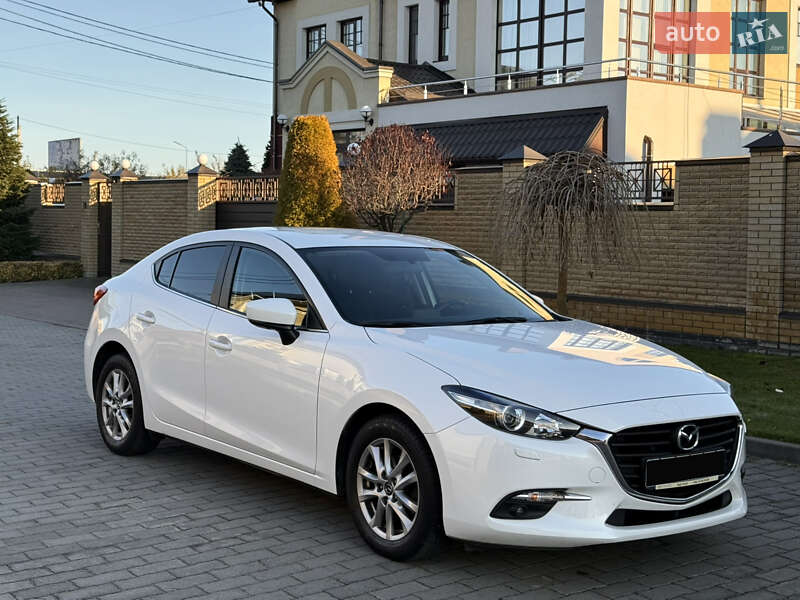 Седан Mazda 3 2017 в Киеве фото Седан Mazda 3 2017 в Киеве