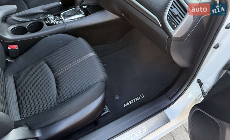 Седан Mazda 3 2017 в Киеве фото 18 Седан Mazda 3 2017 в Киеве