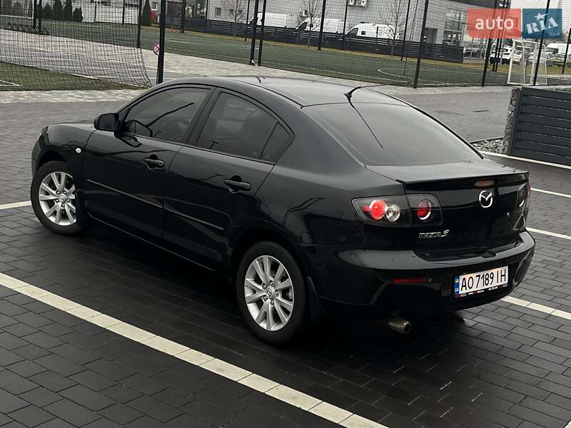 Седан Mazda 3 2007 в Мукачево