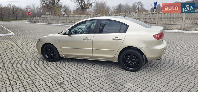 Седан Mazda 3 2005 в Запорожье