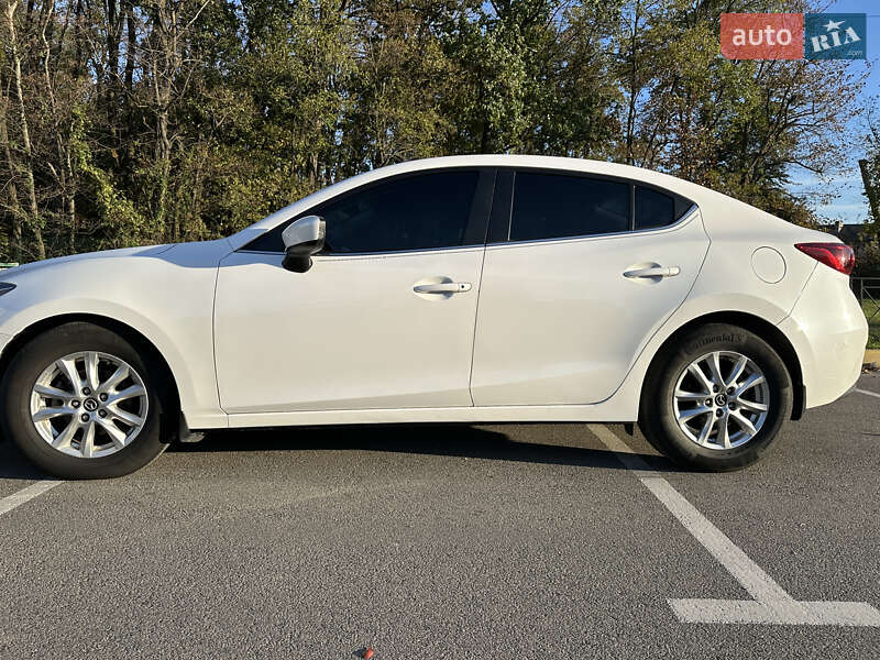 Седан Mazda 3 2016 в Киеве фото Седан Mazda 3 2016 в Киеве