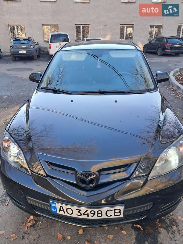 Хэтчбек Mazda 3 2007 в Мукачево