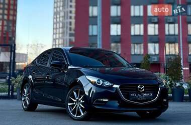 Седан Mazda 3 2017 в Киеве