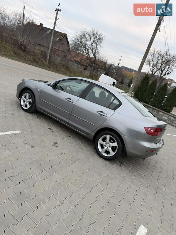 Хэтчбек Mazda 3 2004 в Черновцах