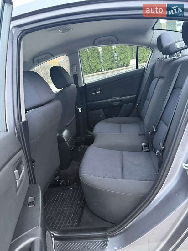 Хэтчбек Mazda 3 2004 в Черновцах