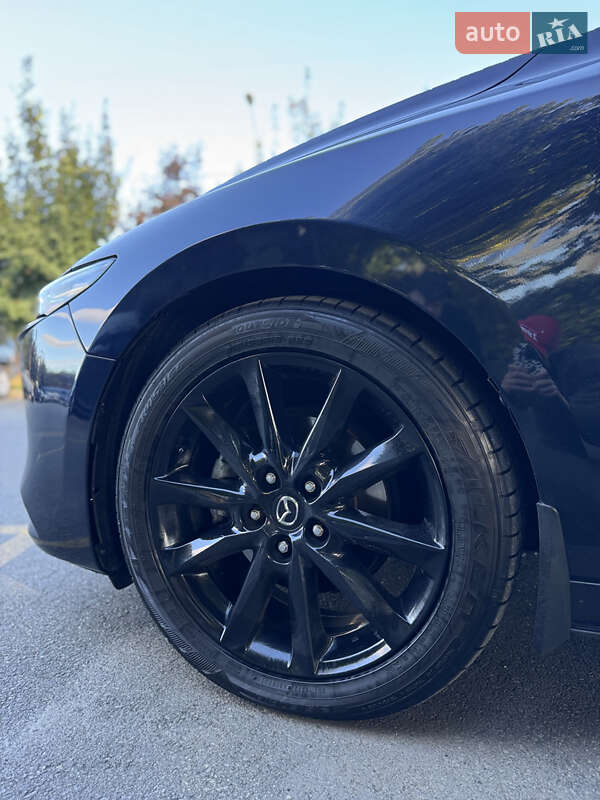 Седан Mazda 3 2019 в Киеве