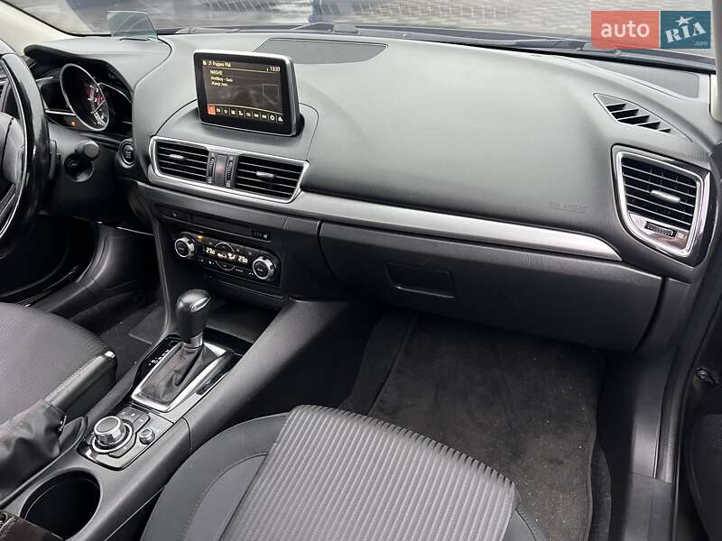 Седан Mazda 3 2016 в Києві