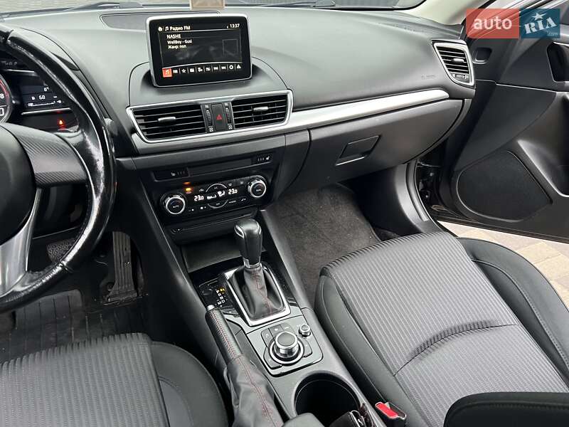 Седан Mazda 3 2016 в Києві