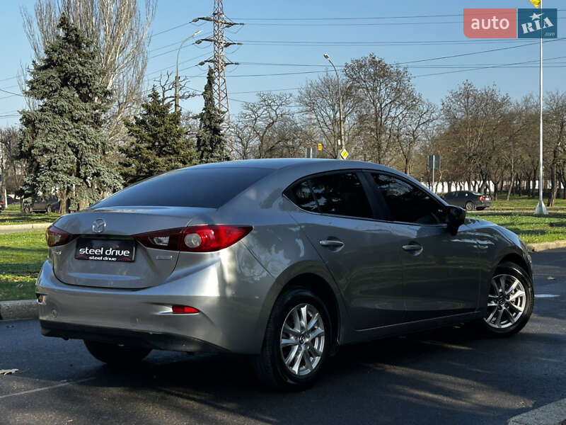 Седан Mazda 3 2016 в Миколаєві