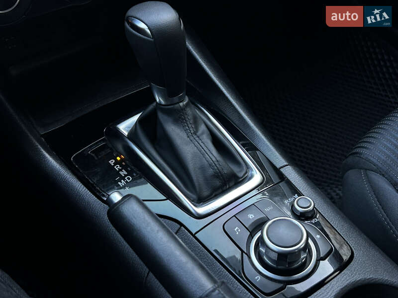 Седан Mazda 3 2016 в Миколаєві