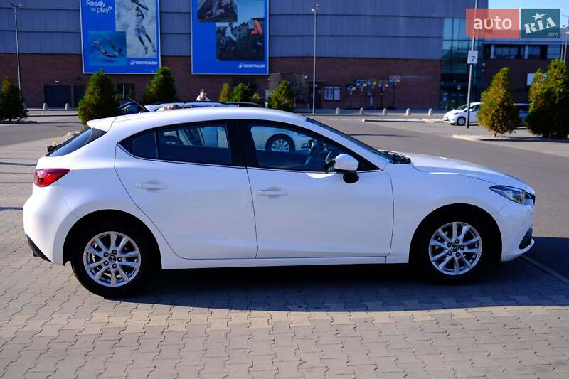 Хэтчбек Mazda 3 2016 в Киеве