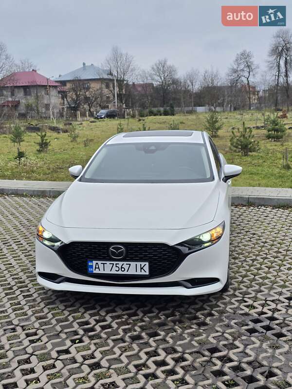 Седан Mazda 3 2021 в Коломые
